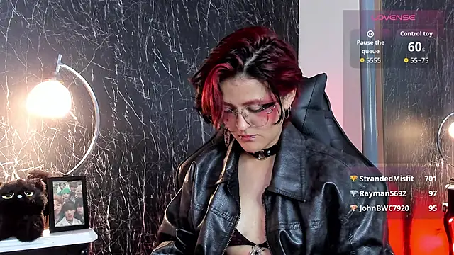 YuuMiko Adlı Modelin Canlı XXX Sohbeti