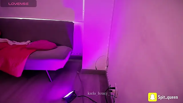 Spit_queen Adlı Modelin Canlı XXX Sohbeti