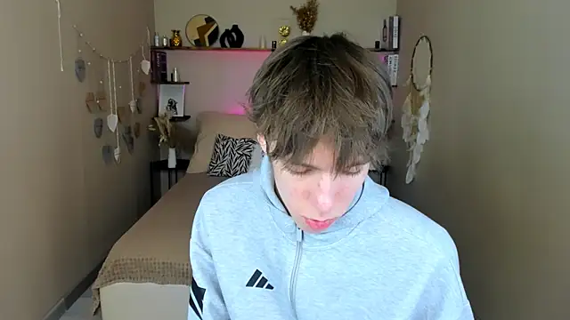 MarkBranston Adlı Modelin Canlı XXX Sohbeti