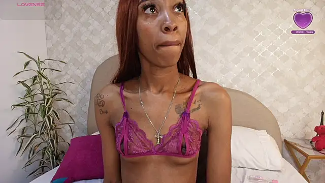 SCARLHETTBROWN's Webcam Show