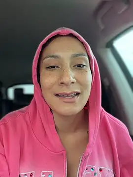 Show modela FerrariFrench na web-kameri