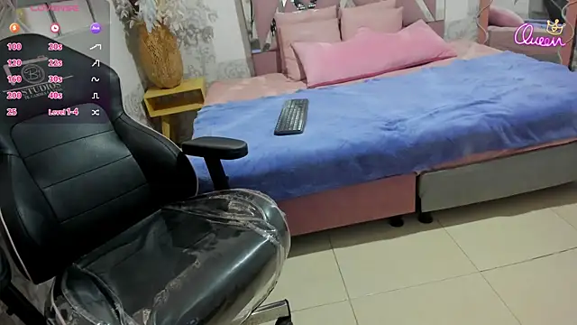 SABRIINA_TAY élő XXX-chatje