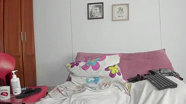 selena_jhonson Chat XXX live