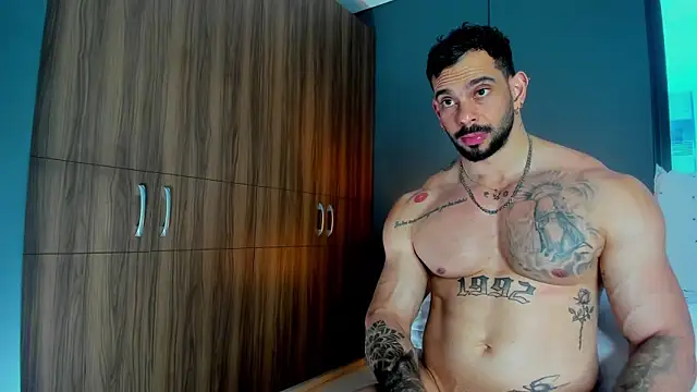 massimo_visconti's Live XXX Chat