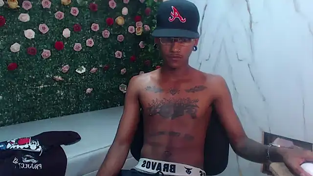 ManSantのライブXXXチャット