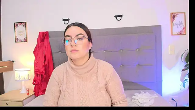 Chat XXX en directo de Kiara_noirr