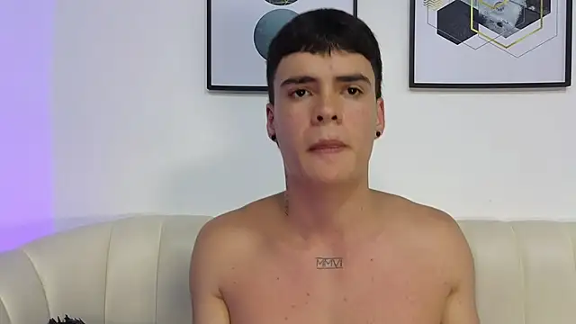 BenitoSaenzのライブXXXチャット