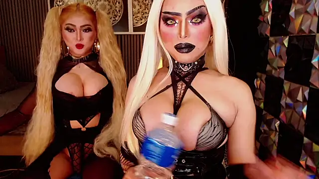 BigCockLatinaTS Show in webcam