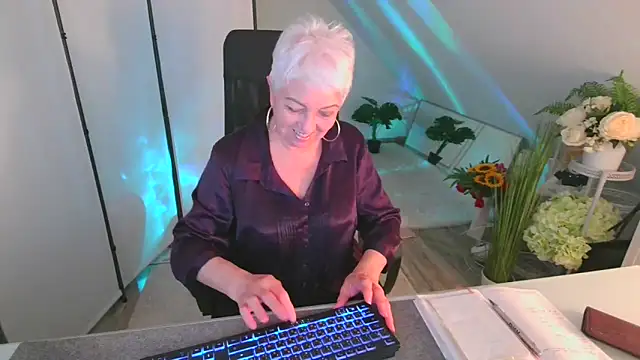 LovelyHelena Chat XXX in diretta