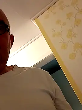 Oldmenhot66のライブXXXチャット