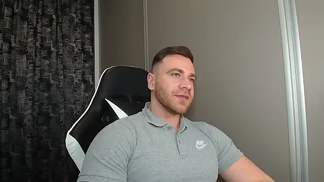 Thori92のライブXXXチャット