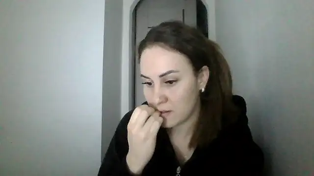 Chat +18 de MeadowEyes ao vivo