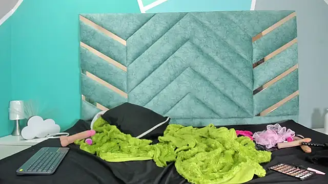 دردشة LittlePeach_ الجنسية المباشرة