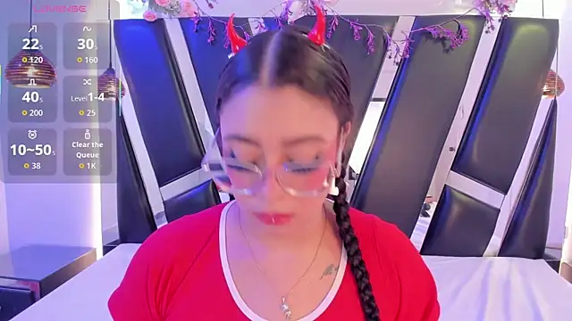 antonelllepiercee's Live XXX Chat