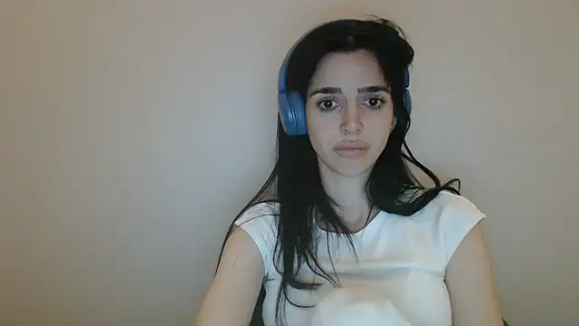 Show modela gglingeriee na web-kameri