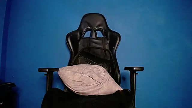 Maxxxpowerful Show Webcam