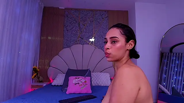 aisha_sh – Live XXX-chat