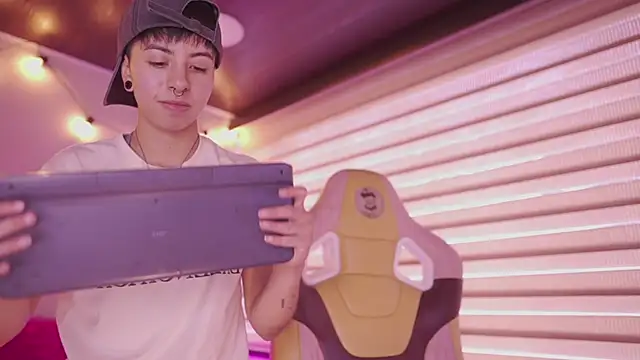 tommy_blue: онлайн-секс-чат