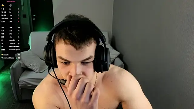 sweet_boyss_: διαδικτυακό σόου στην κάμερα