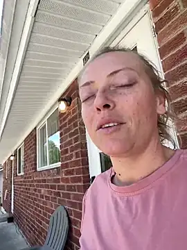 Titsandtats24 Live XXX-Chat