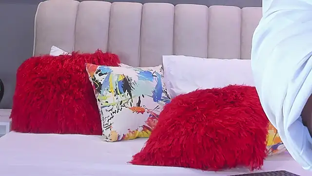 VaniaRouse live XXX chat