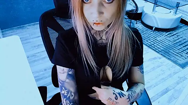 InesGold's Live XXX Chat