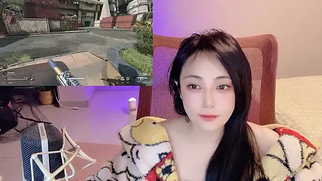 Daisy-77: διαδικτυακό σόου στην κάμερα