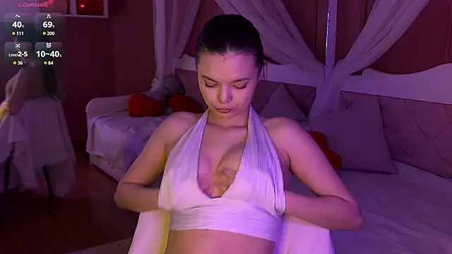 AsterQuinn's Live XXX Chat