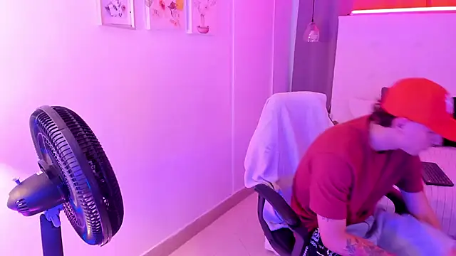 Thiago_2003_ Live XXX-Chat