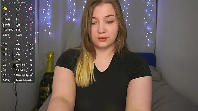 دردشة CuteSharloti الجنسية المباشرة