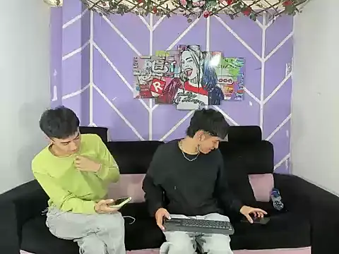 heyy_noah11 webkamerás műsora