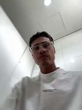 TavoHot_のライブXXXチャット