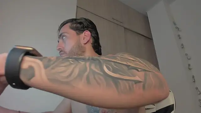 Axel__Blaze 现场XXX聊天