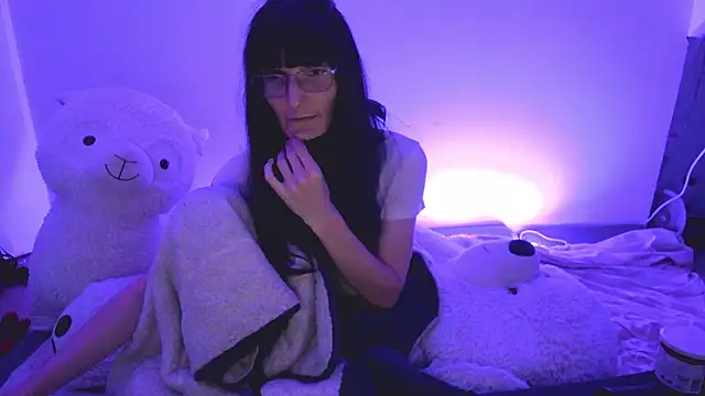 CeriseLapine's Webcam Show