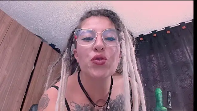 nicolmiss' Webcam Show