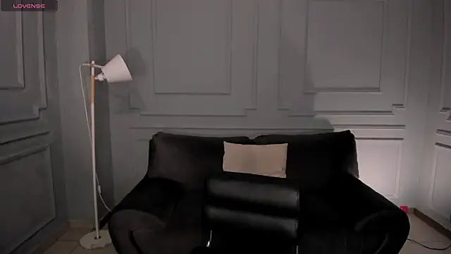 SunnyRivers Adlı Modelin Canlı XXX Sohbeti