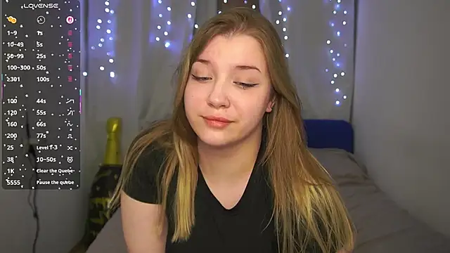 Chat XXX en directo de CuteSharloti