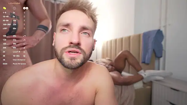 Show modela enjoy_me na web-kameri