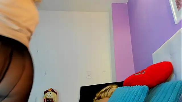 Charlotte11-11 Adlı Modelin Canlı XXX Sohbeti