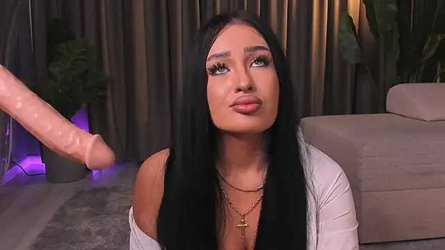 EmeraldKat live XXX chat