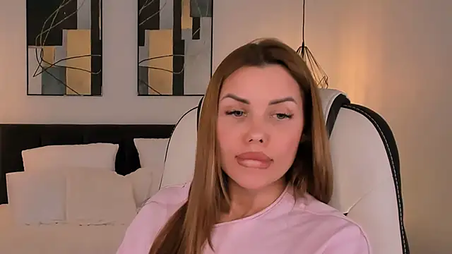 Roxana_Wet_ Adlı Modelin Canlı XXX Sohbeti