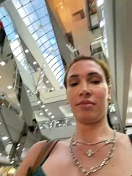 Show de Irresistible24 na webcam