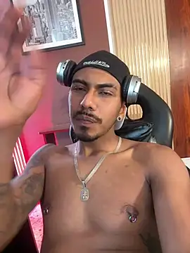 Онлайн чат XXX Latinmoster_boss