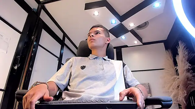 DylanRoyce_のウェブカメラショー