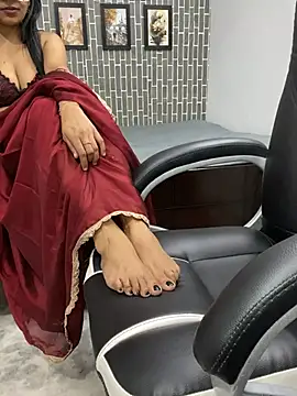 escape_with_me Adlı Modelin Web Kamerası Şovu