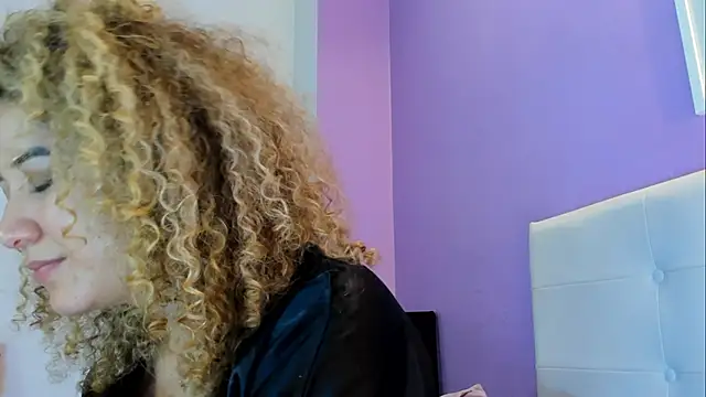 Charlotte11-11: онлайн-секс-чат