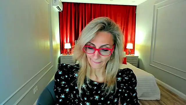 แชท XXX สดของ MuseOfStage