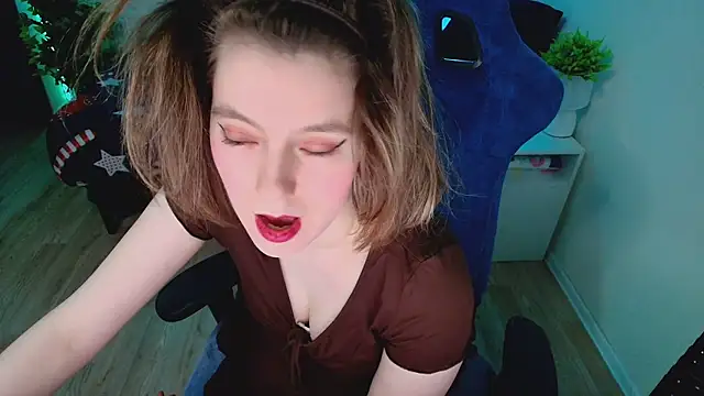 CranberryHot Adlı Modelin Canlı XXX Sohbeti