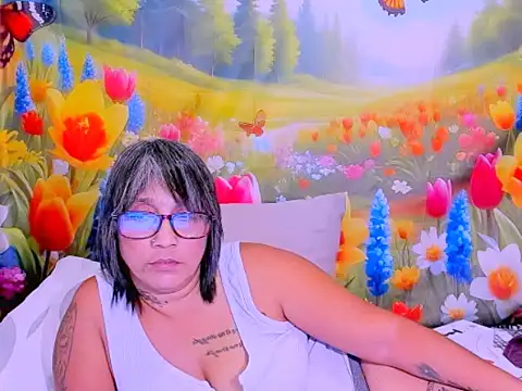 indianroxy's Live XXX Chat