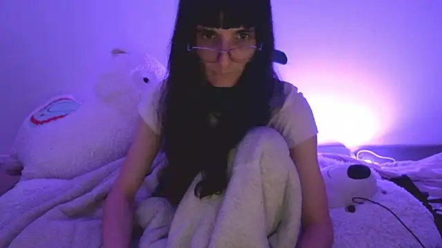 CeriseLapine Show in webcam